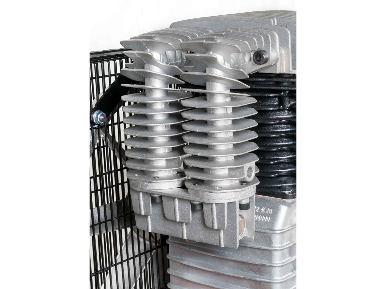 Airpress Kompresor dwutłokowy HK 700-300 Pro 11 bar 5.5 KM/4 kW 400V 530 l/min 270 l Airpress Kompresor dwutłokowy HK 700-300 Pro 11 bar 5.5 KM/4 kW 400V 530 l/min 270 l